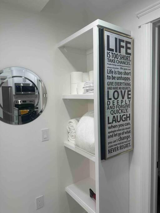 Award Winning Boho Paradise Sunlit Modern Suite คาลการี ภายนอก รูปภาพ
