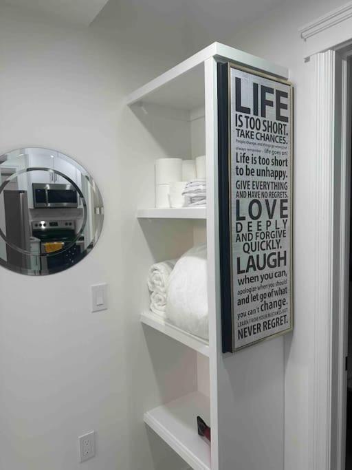 Award Winning Boho Paradise Sunlit Modern Suite คาลการี ภายนอก รูปภาพ